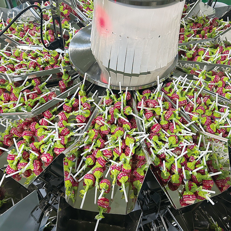 Całkowicie automatyczny szybki azot pionowa forma wypełnić pieczęć torebki przekąski żywności Ważenie puffs żywności pellet Packing Machine