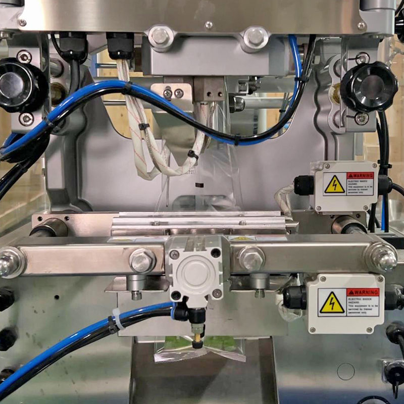 Automatyczny Chipsy ziemniaczane System ważenia wielokrotnie ważący krewetki Francuska maszyna do pakowania puffing Maszyna do pakowania granulatów żywności