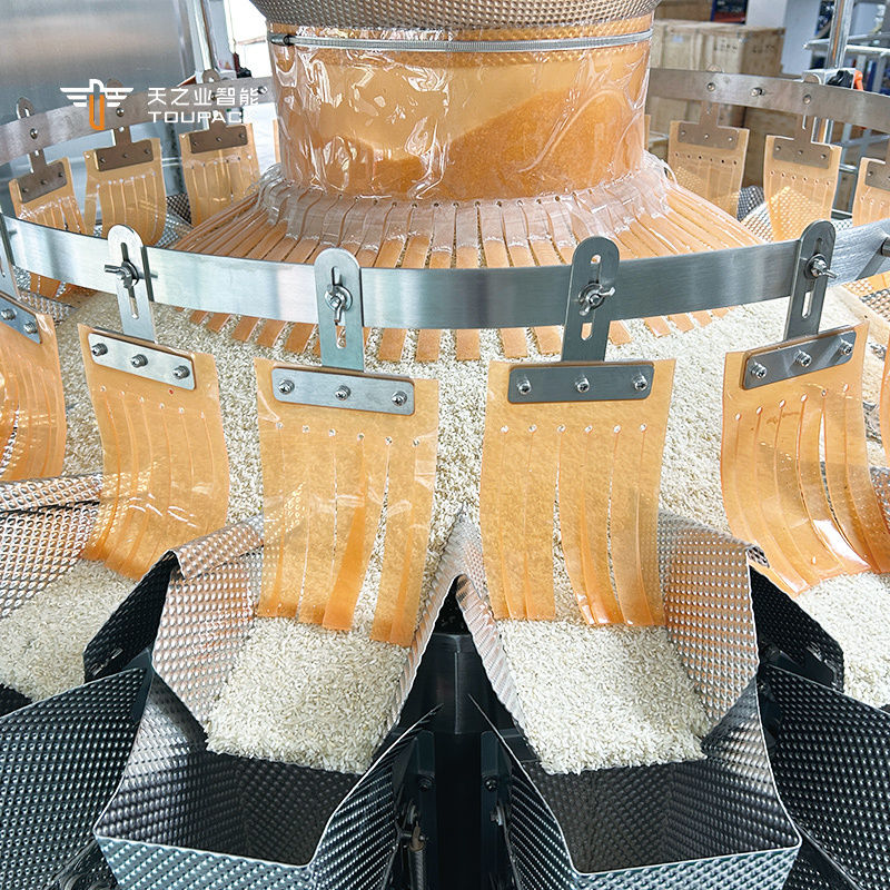 Automatyczny Pistachio Popcorn płatki kukurydziane Pieczenie orzeszków ziemnych Maszyna do pakowania orzechów kaszu Maszyna do pakowania wielokrotnych ważarek