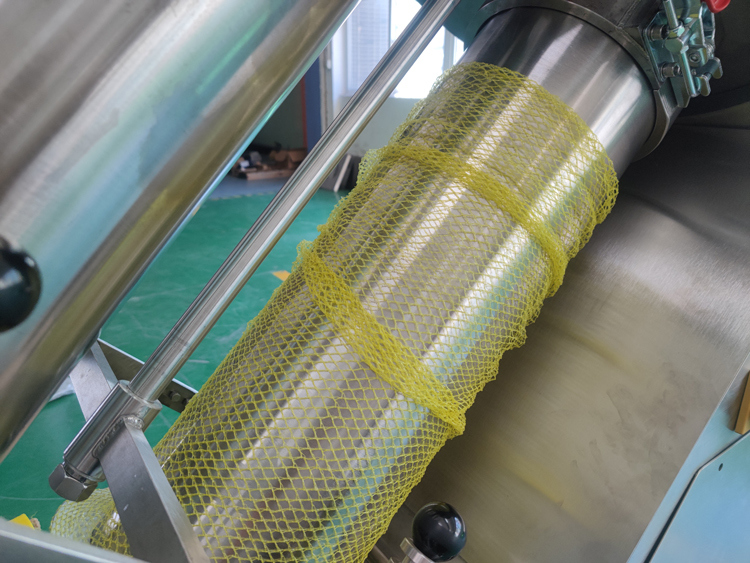 Automatyczna maszyna do pakowania worków sieciowych zakres ważenia 3g-5000g do pakowania warzyw owoce ziemniaki imbir owoce cytrusowe