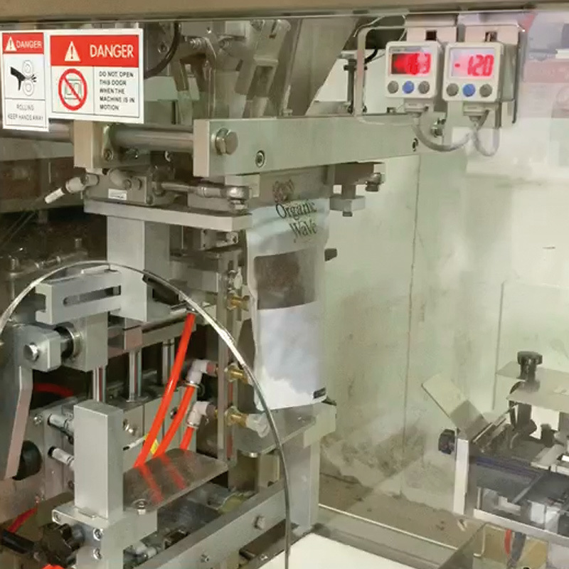 Wietnamski automatyczny system pakowania kawy Doypack, palona kawa ziarnista, torba z klinem, torebka strunowa, maszyna pakująca z drukarką daty